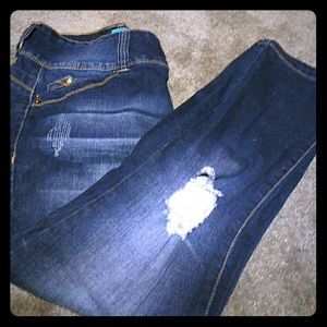 The "wanna betta butt?" Blue jean Capris